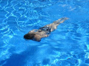 Lee más sobre el artículo Lista de espera de un año para construir tu propia piscina en casa