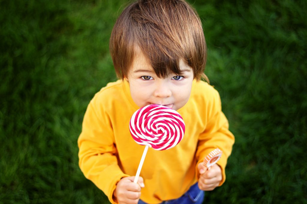 Prohibido anunciar dulces para niños