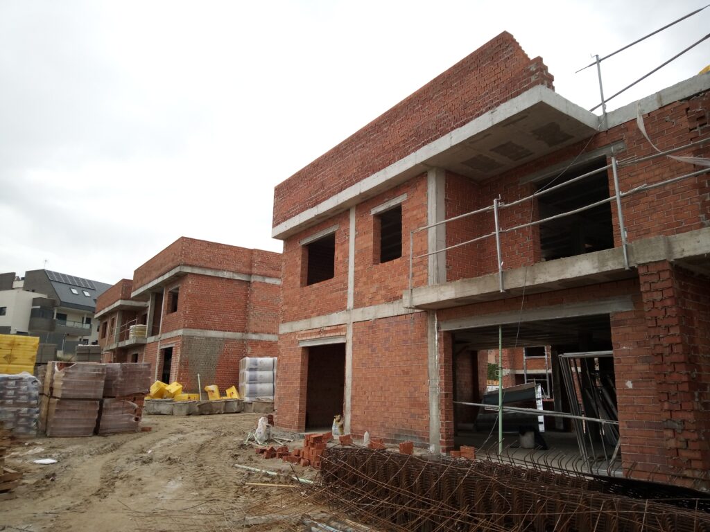 Trabajos de construcción en las 10 viviendas de ‘El Montecillo’ en Las Rozas