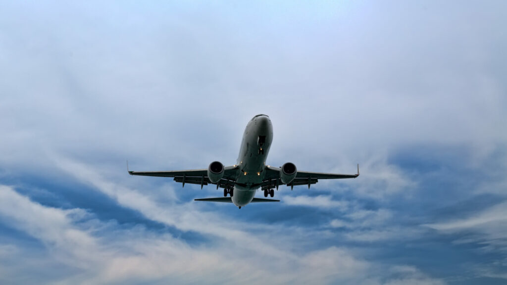 ¿Cómo puede contaminar menos la aviación?