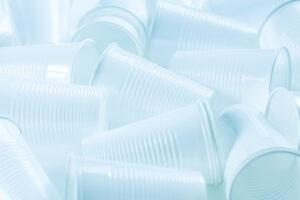 Lee más sobre el artículo ¿Cómo se paga el nuevo impuesto a los plásticos no reutilizables?