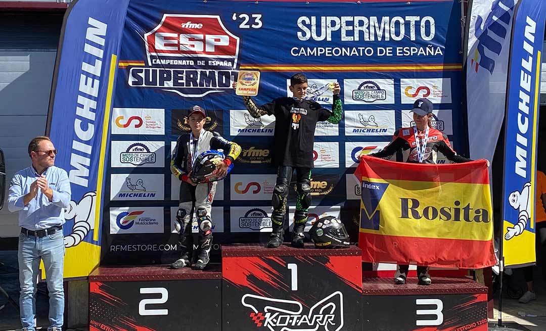 Rosita tercera clasificada Campeonato de España Supermoto 85