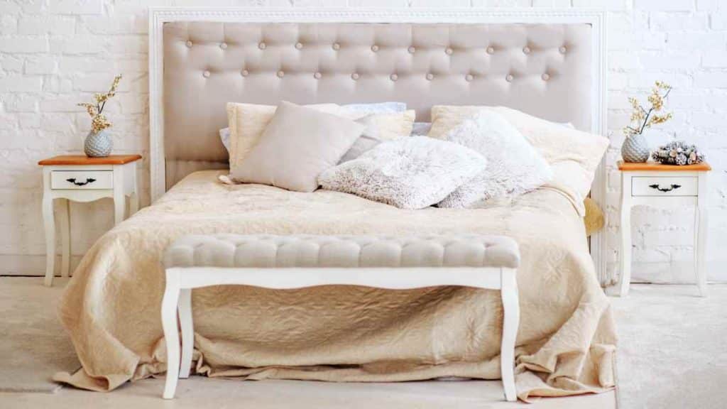 Mesa de noche, confort y espacio