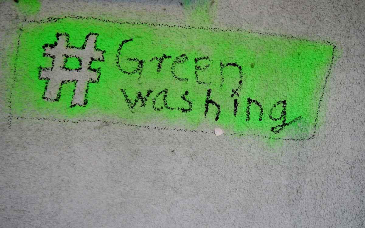 En este momento estás viendo ¿Qué prohíbe la ley contra el ‘greenwashing’ o ‘ecopostureo’?
