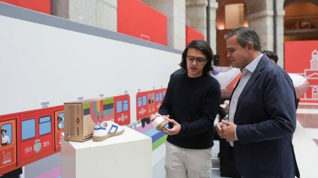 COMUNIDAD Y METRO DE MADRID CAM ZAPATILLAS ANIVERSARIO