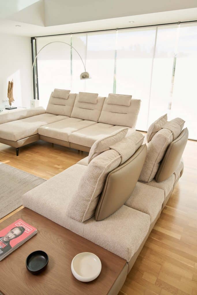 2 Sofá acomodel proveedor interiorismo y decoracion grupo index madrid casa personalizada de obra nueva (3)