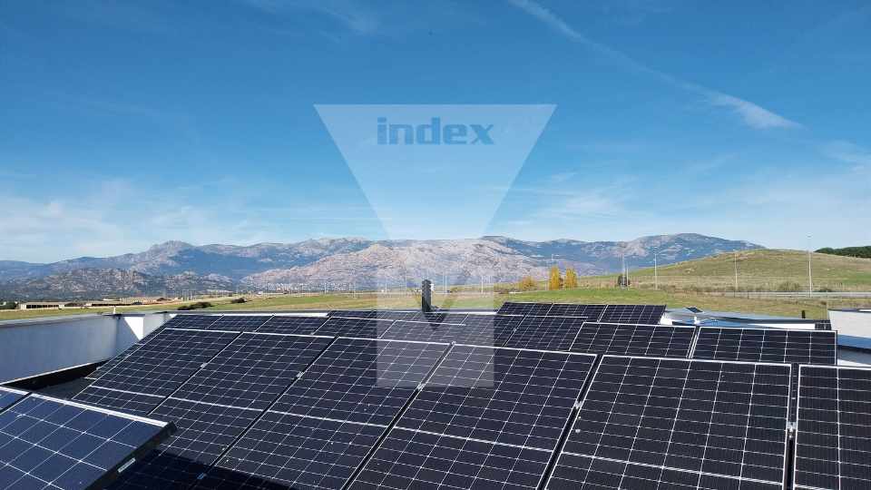 Placas-solares-en-la-promocion-‘Cerro-de-San-Pedro-en-Colmenar-Viejo-Madrid