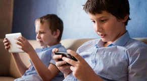 Niños y móviles, un gran peligro en sus manos